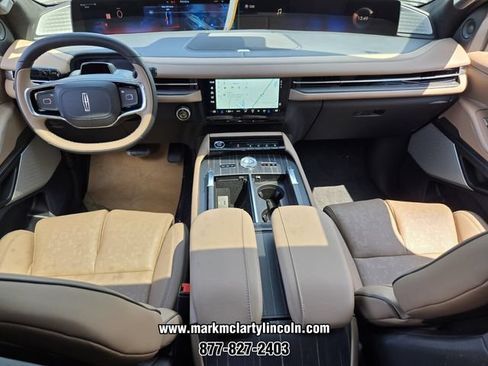 New 2027 Lincoln Navigator Black Label AWD/4WD image 12