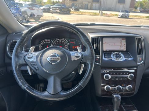 Used 2011 Nissan Maxima 3.5 SV w/ Premium Pkg image 2