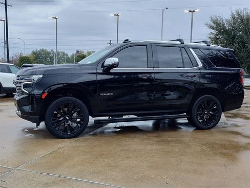 Used 2021 Chevrolet Tahoe Premier w/ Premium Package image 3