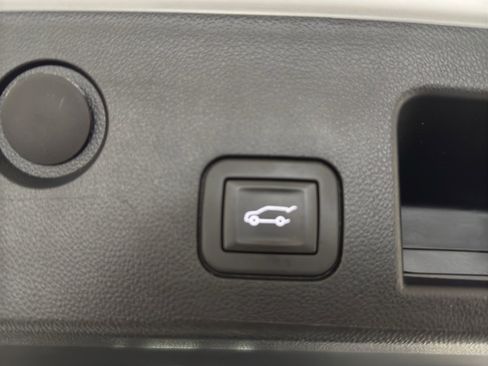 Used 2025 Chevrolet Equinox LT w/ Convenience Package II image 22