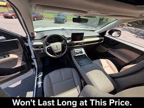Used 2022 Lincoln Aviator AWD w/ Premium Package image 14