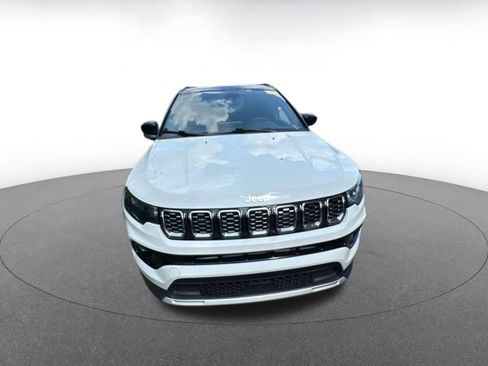 Used 2025 Jeep Compass Limited AWD/4WD image 2