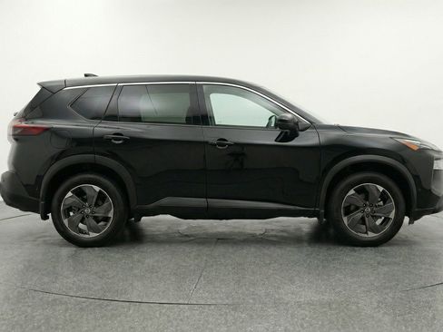 Used 2025 Nissan Rogue SV FWD image 11