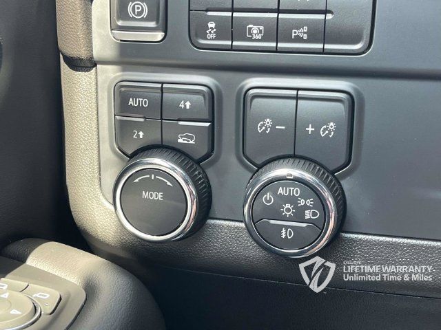 Used 2025 Chevrolet Tahoe Premier AWD/4WD image 43