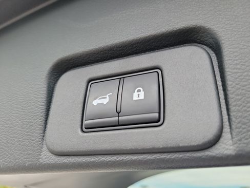 Certified 2024 Nissan Rogue SV w/ SV Premium Package FWD image 8