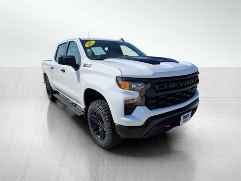 Used 2023 Chevrolet Silverado 1500 Custom Trail Boss image 3