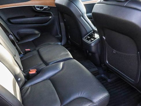 Used 2023 Volvo XC90 B5 Plus w/ Protection Package Premier image 21