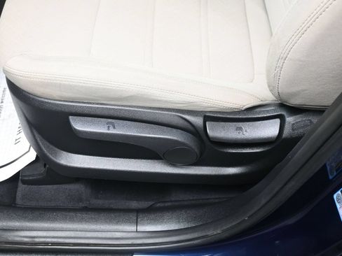 Used 2019 Kia Sorento AWD image 16