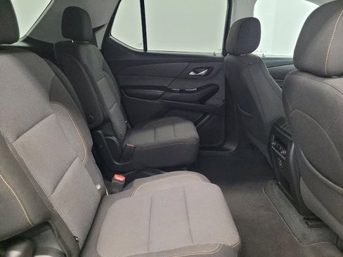 Used 2021 Chevrolet Traverse LT FWD image 19