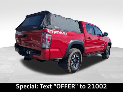 Used 2020 Toyota Tacoma TRD Off-Road image 2