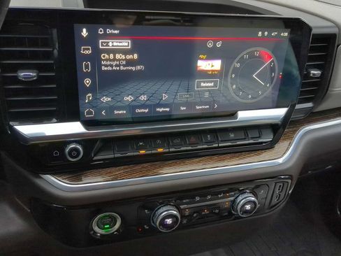 Used 2022 GMC Sierra 1500 SLE image 19