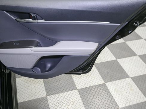 Used 2023 Toyota Camry SE image 22