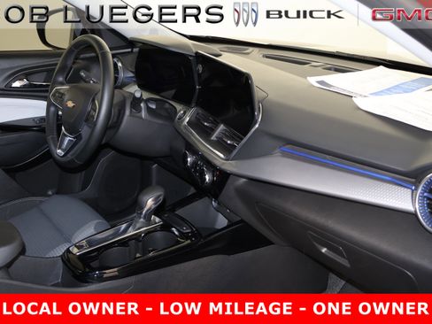 Certified 2024 Chevrolet Trax LT w/ LT Convenience Package image 17