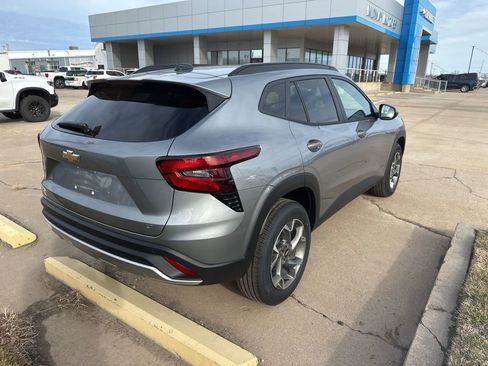 New 2026 Chevrolet Trax LT w/ Driver Confidence Package image 31