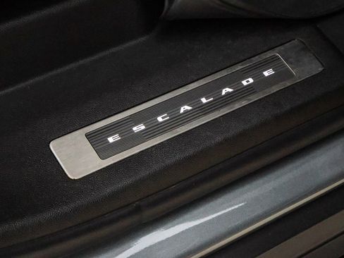 Used 2023 Cadillac Escalade Sport Platinum w/ LPO, ONYX Package image 21