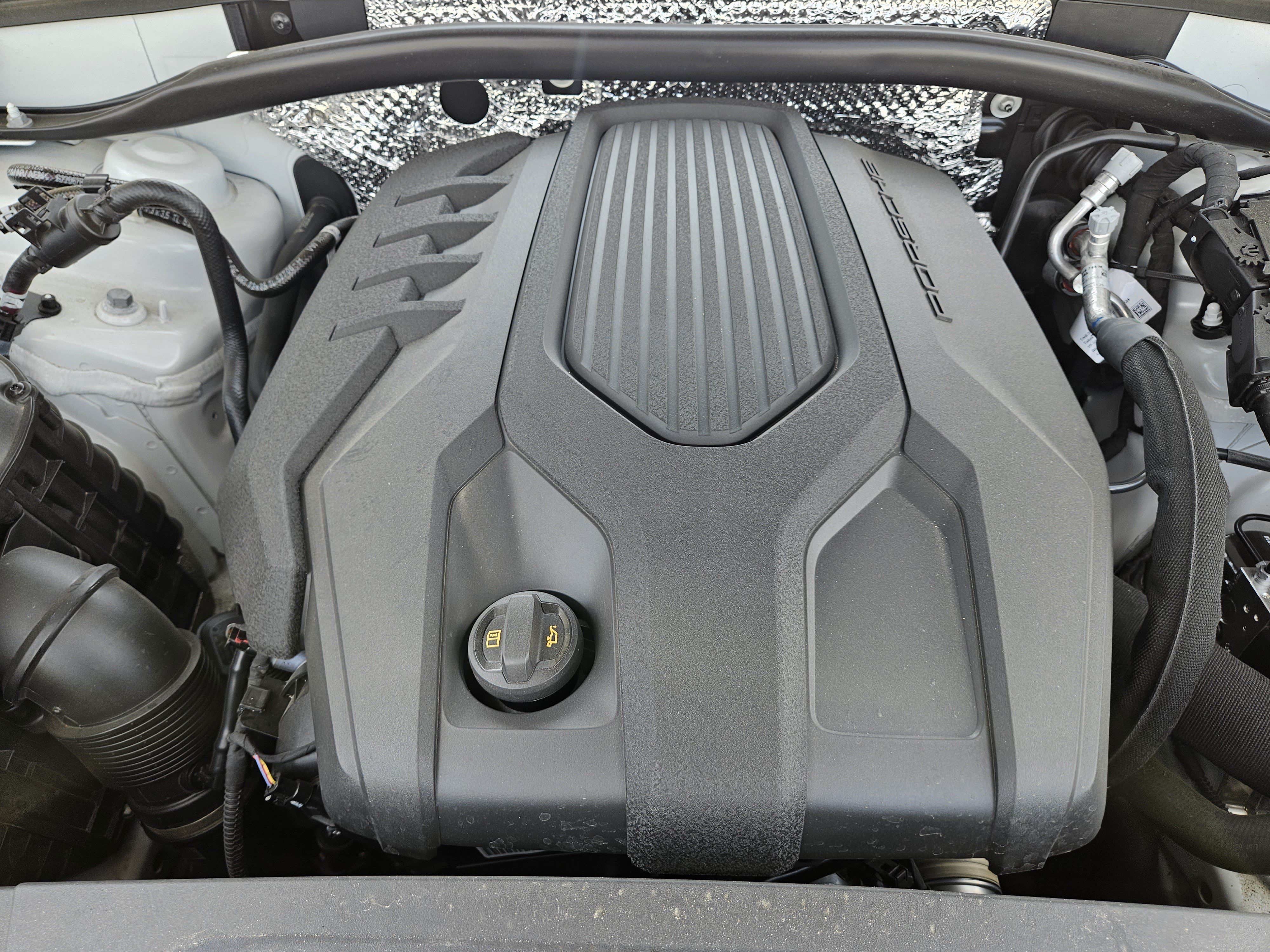 Certified 2026 Porsche Macan AWD/4WD image 30