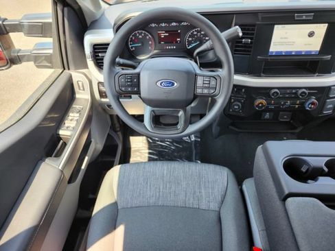 New 2026 Ford F250 XLT w/ FX4 Off-Road Package AWD/4WD image 13