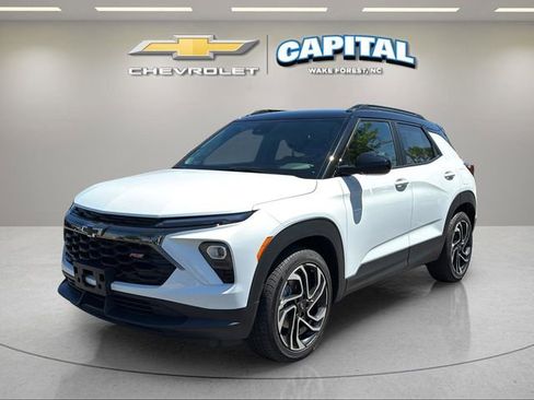 Used 2024 Chevrolet TrailBlazer RS FWD image 9