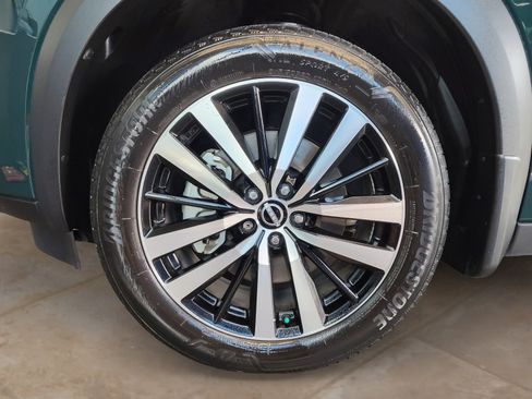 Used 2024 Nissan Pathfinder Platinum FWD image 32