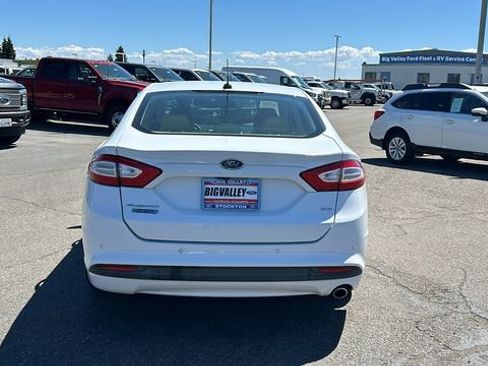 Used 2016 Ford Fusion Energi SE FWD image 4