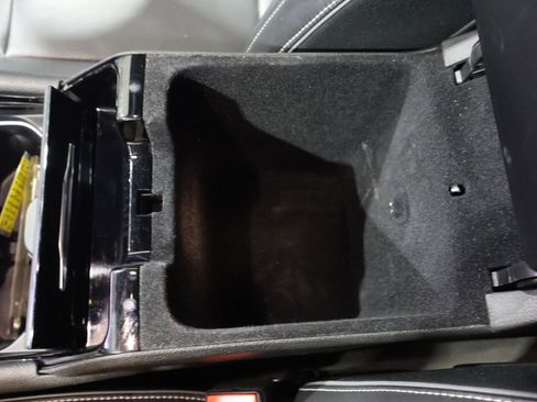 Used 2022 Jeep Grand Cherokee Overland w/ Luxury Tech Group IV image 31