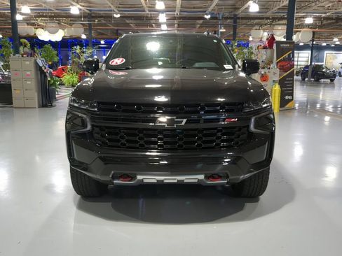 Used 2024 Chevrolet Tahoe Z71 AWD/4WD image 3