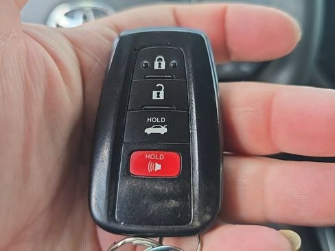 Used 2019 Toyota Camry LE FWD image 20