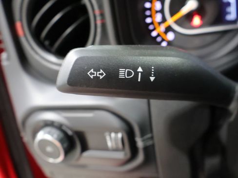 Used 2025 Jeep Wrangler Unlimited Rubicon AWD/4WD image 33