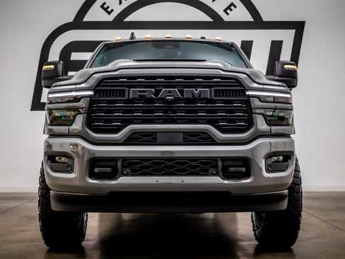 Used 2026 RAM 2500 Limited AWD/4WD image 4