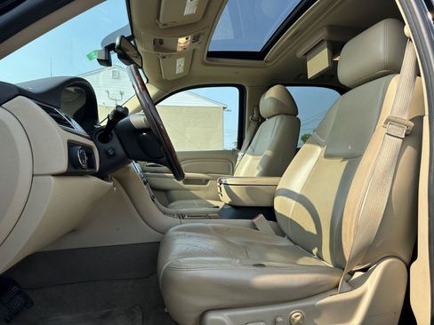 Used 2013 Cadillac Escalade Premium AWD/4WD image 11