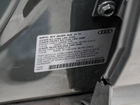 Used 2025 Audi Q3 2.0T Premium AWD/4WD image 46