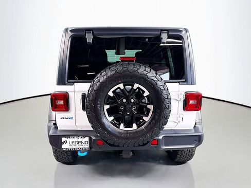 Used 2024 Jeep Wrangler Unlimited Rubicon 4xe w/ Technology Group AWD/4WD image 6