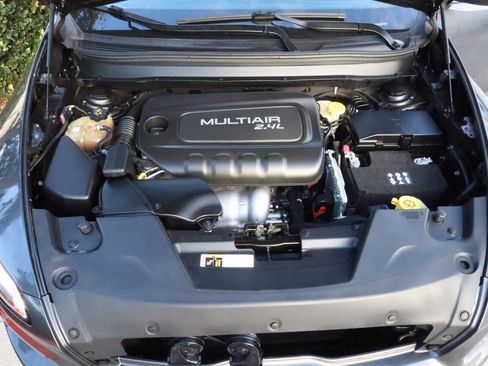 Used 2016 Jeep Cherokee Latitude w/ Comfort & Sound Group image 14