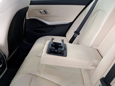 Used 2025 BMW 330i Sedan image 27