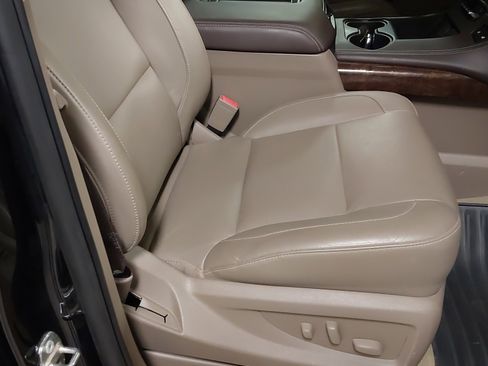 Used 2018 Chevrolet Tahoe LT image 28