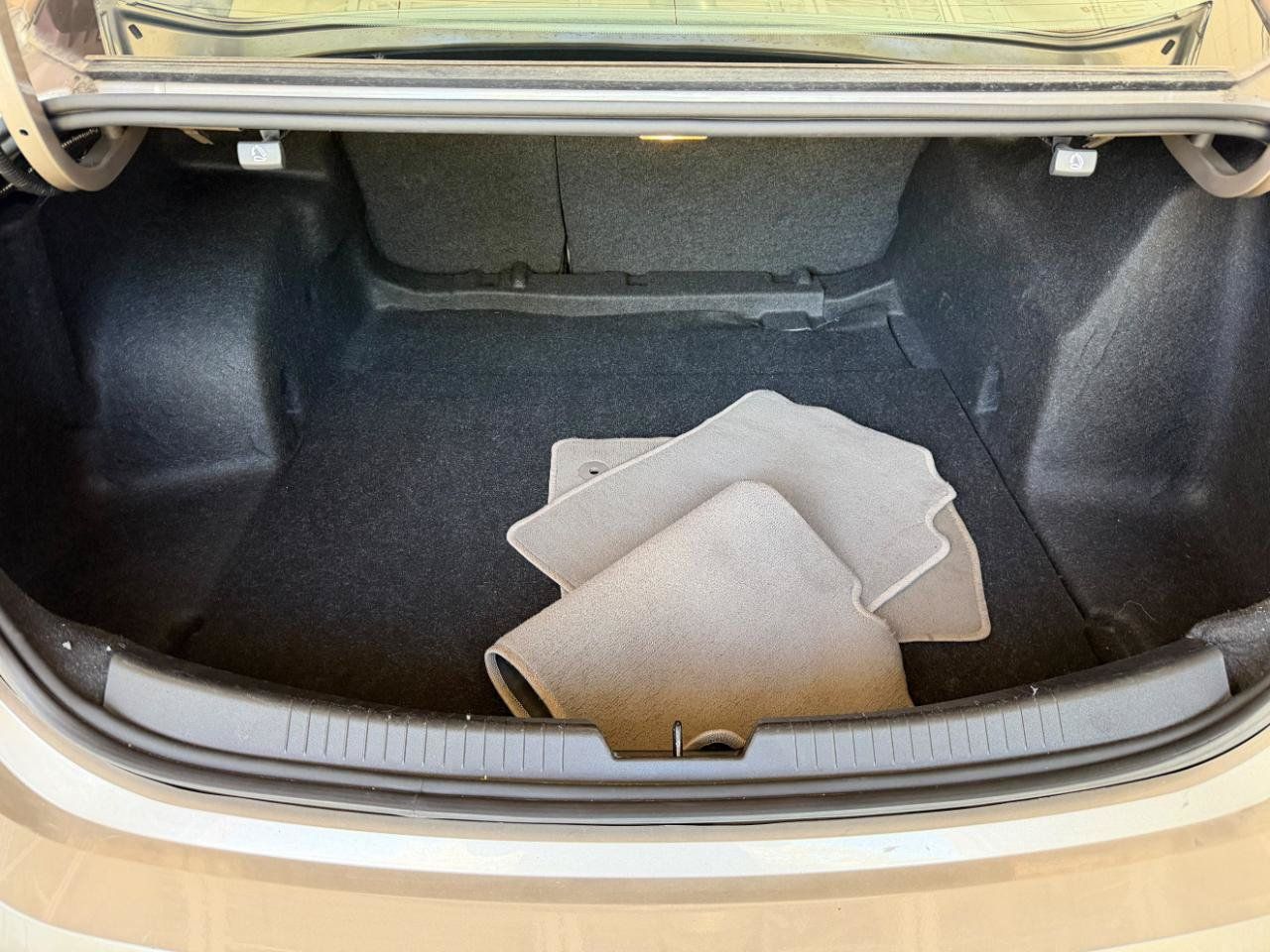 Used 2025 Chevrolet Malibu LT FWD image 19