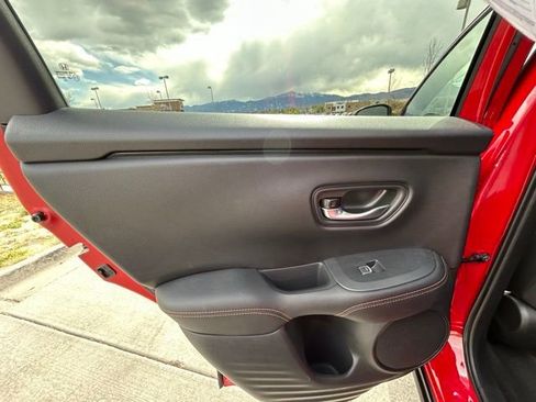 Used 2025 Honda HR-V Sport image 16