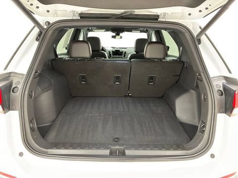 Certified 2022 Chevrolet Equinox RS w/ RS Leather Package AWD/4WD image 17