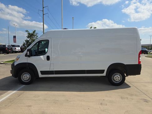 Used 2026 RAM ProMaster 2500 w/ Convenience Group FWD image 5