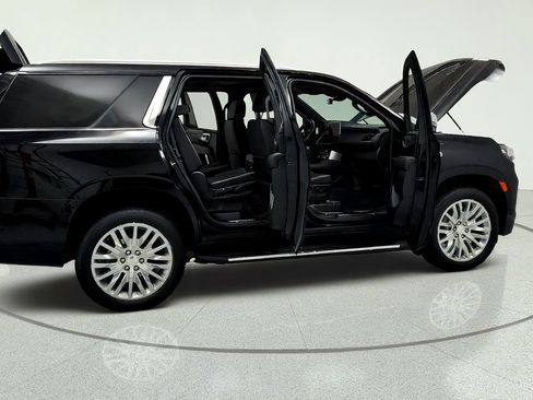 Used 2023 Chevrolet Tahoe Premier AWD/4WD image 13