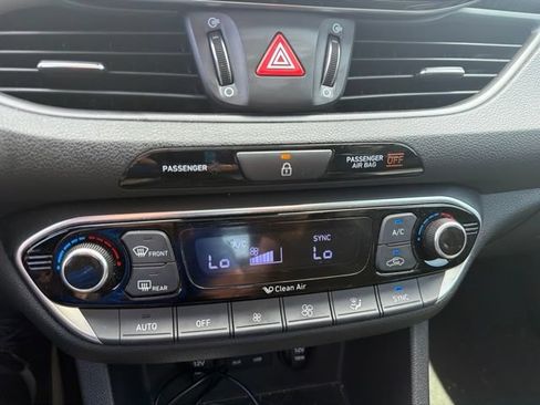 Used 2019 Hyundai Elantra GT w/ Style Package 02 FWD image 15