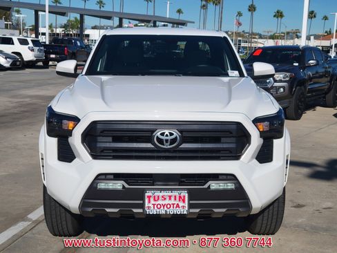 Certified 2025 Toyota Tacoma SR5 image 8