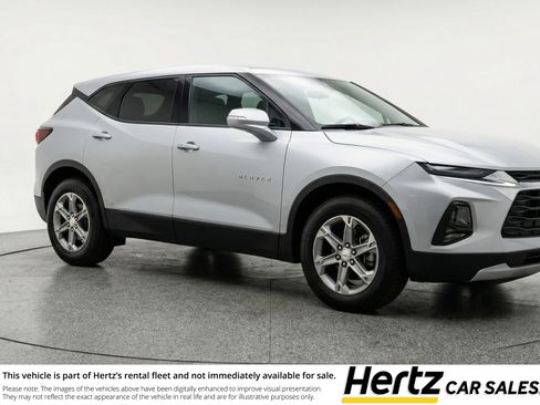 Used 2025 Chevrolet Blazer LT image 1