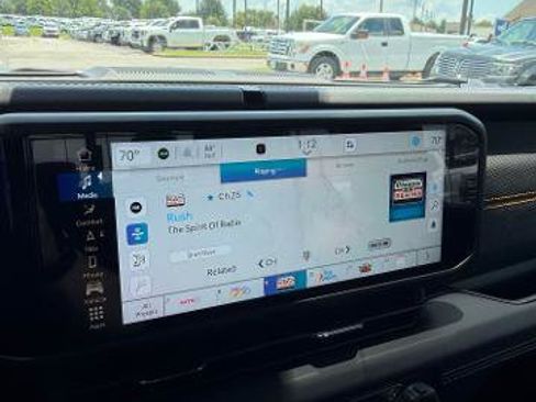Used 2025 Jeep Gladiator Mojave w/ Steel Bumper Group AWD/4WD image 13
