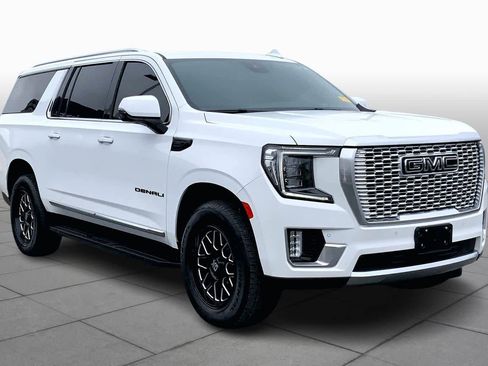 Used 2024 GMC Yukon XL Denali image 2