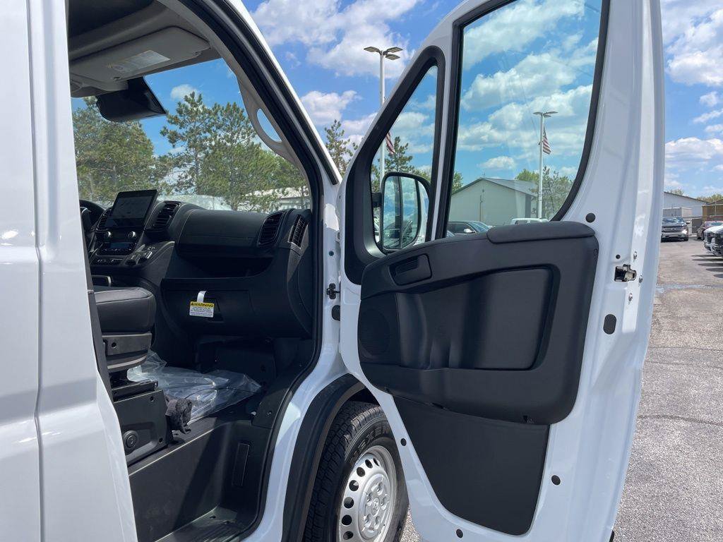 New 2026 RAM ProMaster 2500 w/ Premium Convenience Group FWD image 38