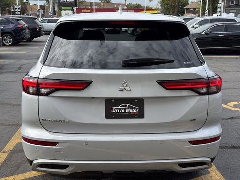 Used 2024 Mitsubishi Outlander SE image 13
