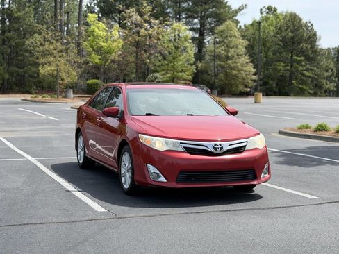 Used 2014 Toyota Camry XLE w/ Leather Package image 1