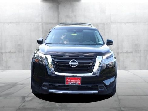 Certified 2025 Nissan Pathfinder SL w/ SL Premium Package AWD/4WD image 4
