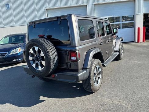 Used 2021 Jeep Wrangler Unlimited Sahara AWD/4WD image 10